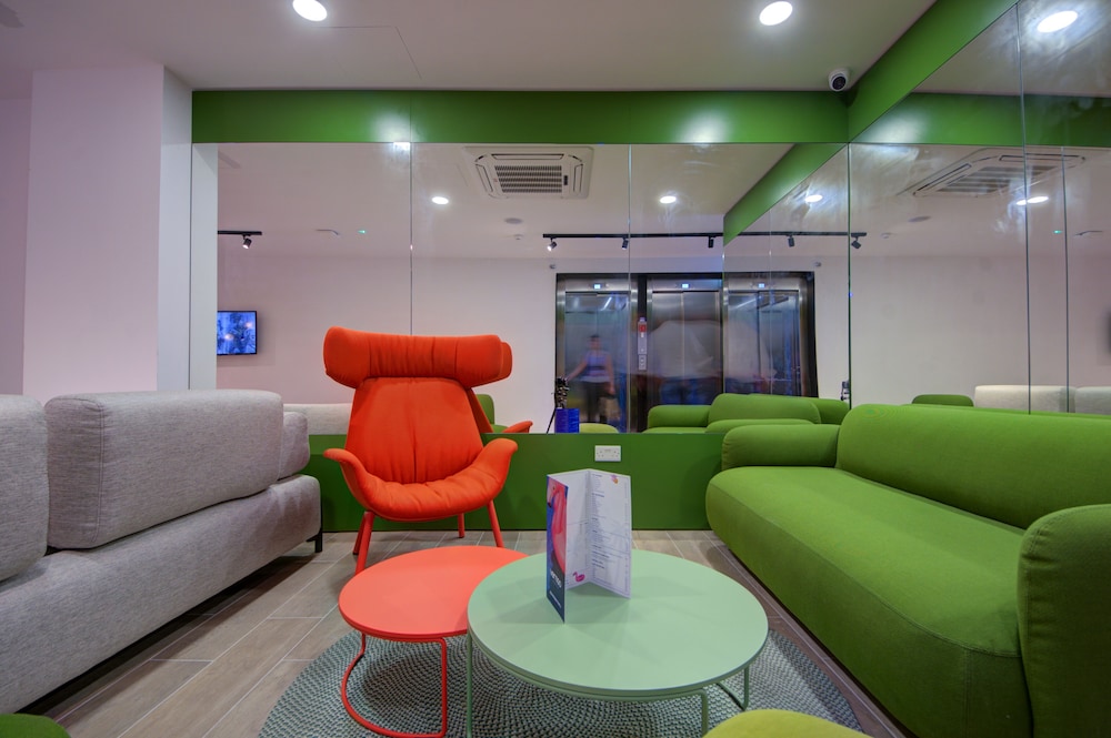 IKYK HOTEL 36/49