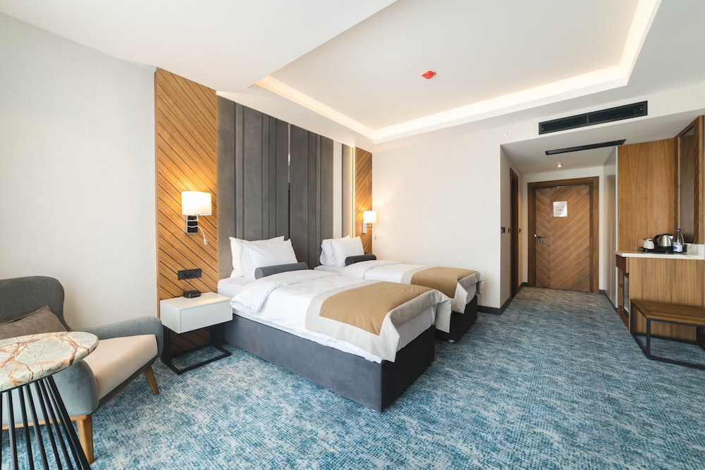 Bristol Hotel Podgorica 22/62