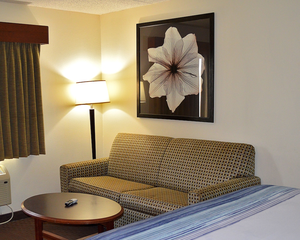AmericInn by Wyndham Spencer 21/36