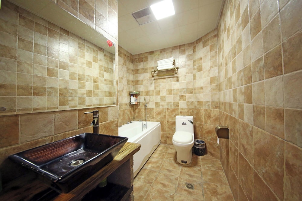 Xiangxi Dreamweaver Inn 47/50