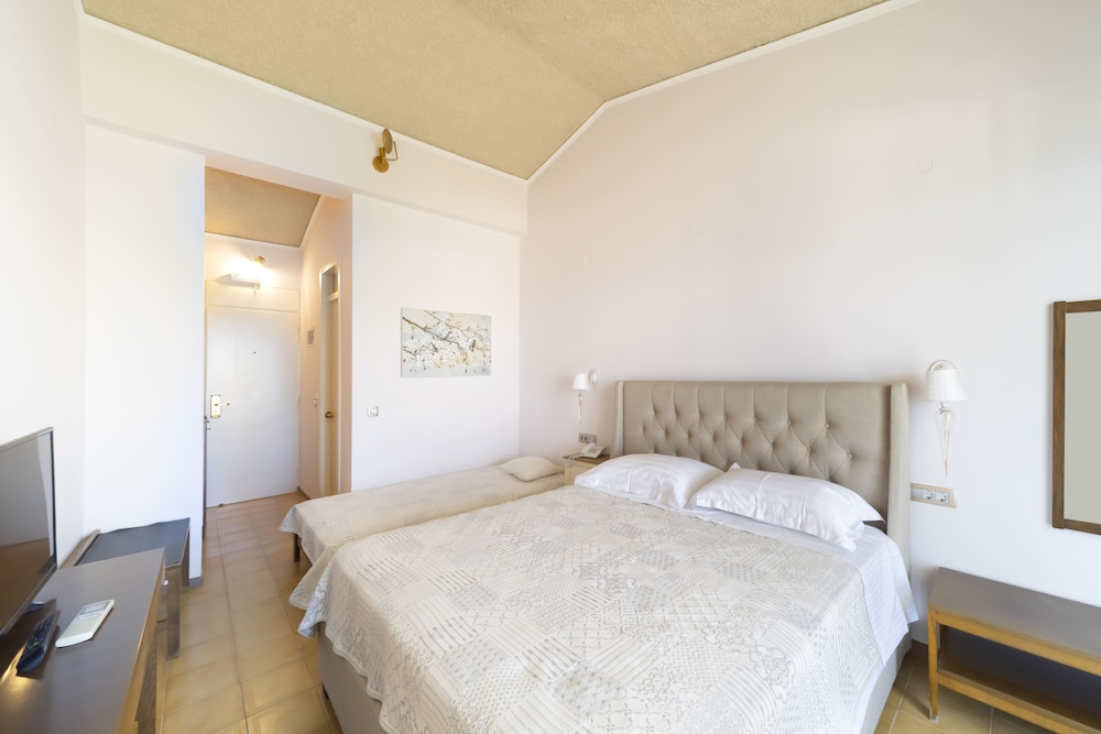 Hotel Agia Markella 12/50