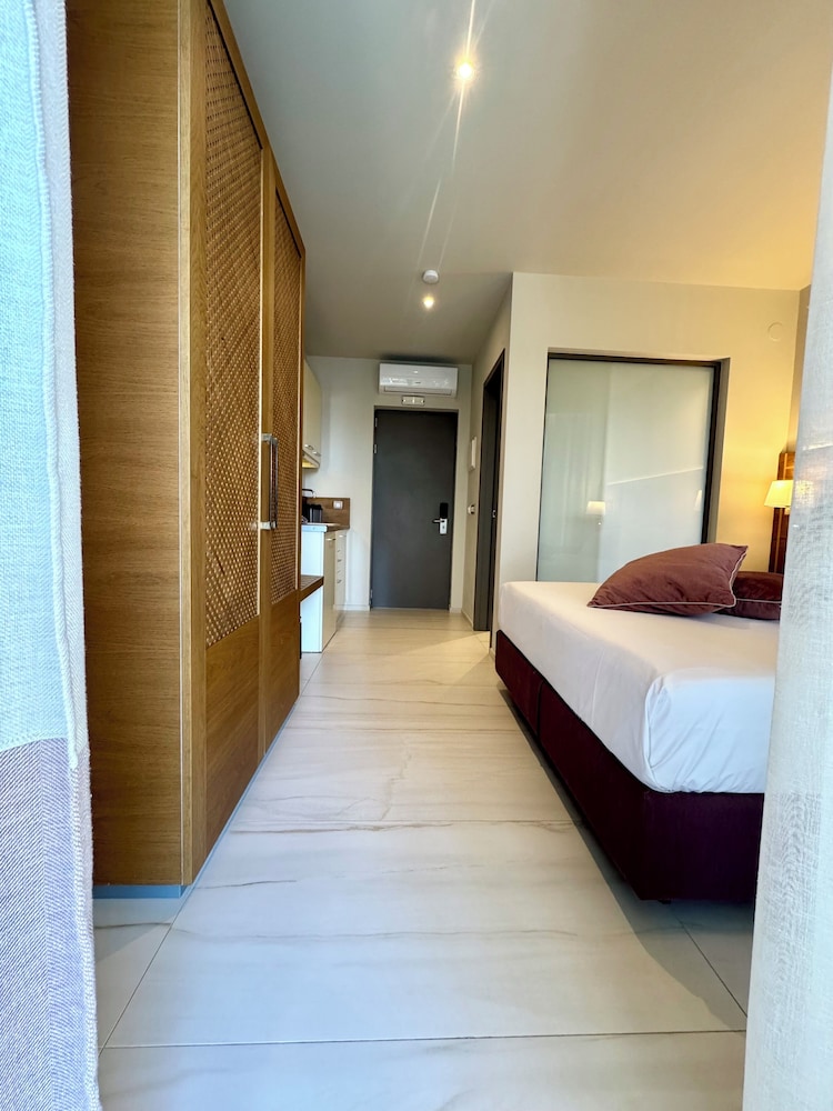 Serenity Suites 17/50