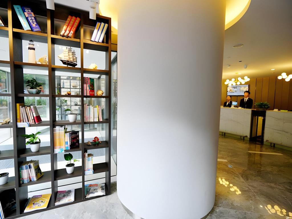 Jinjiang Metropolo Hotel of Qingdao University 33/48