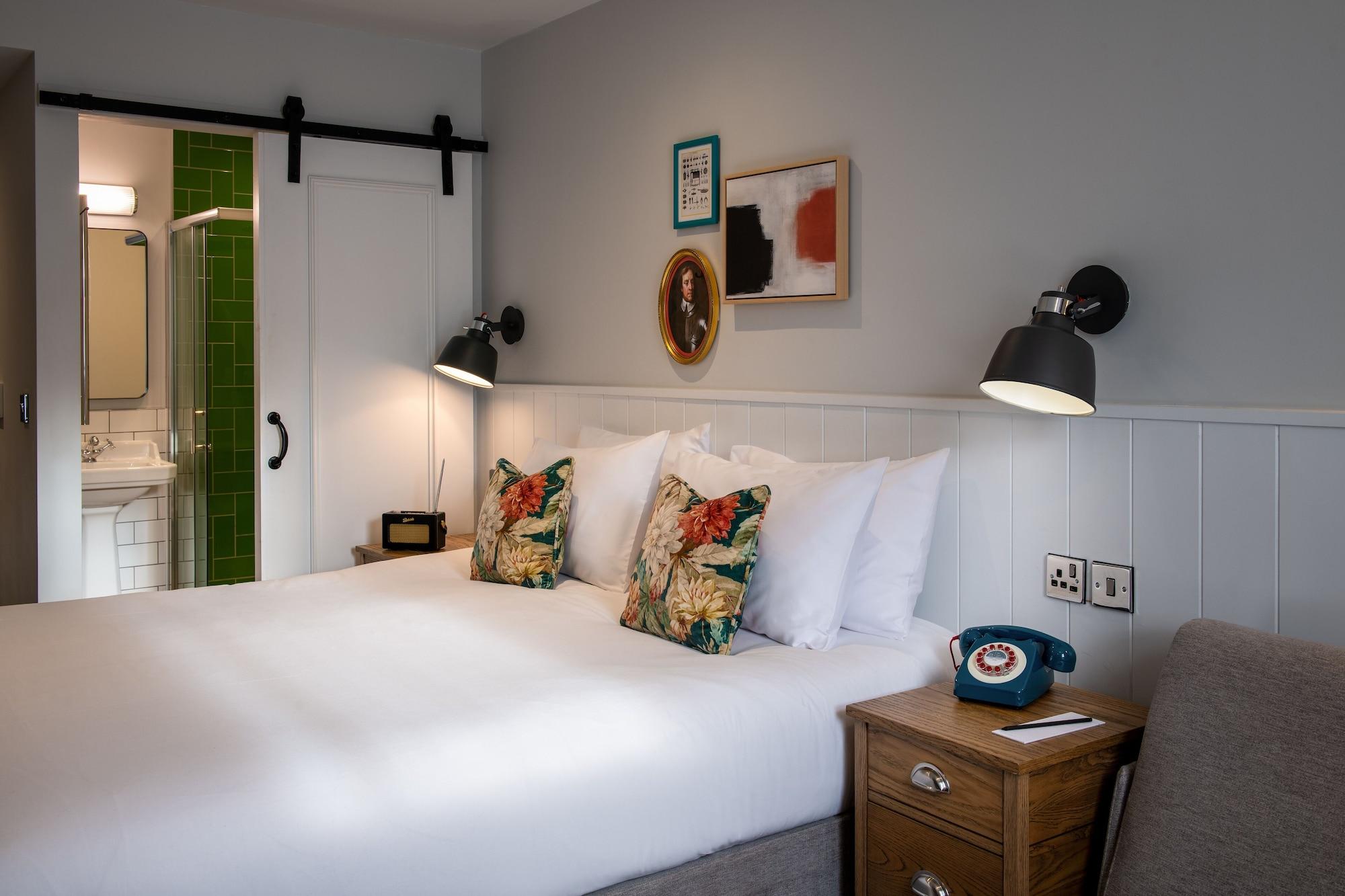 Comfy, Family، Lady Anne Middletons Hotel 2/2