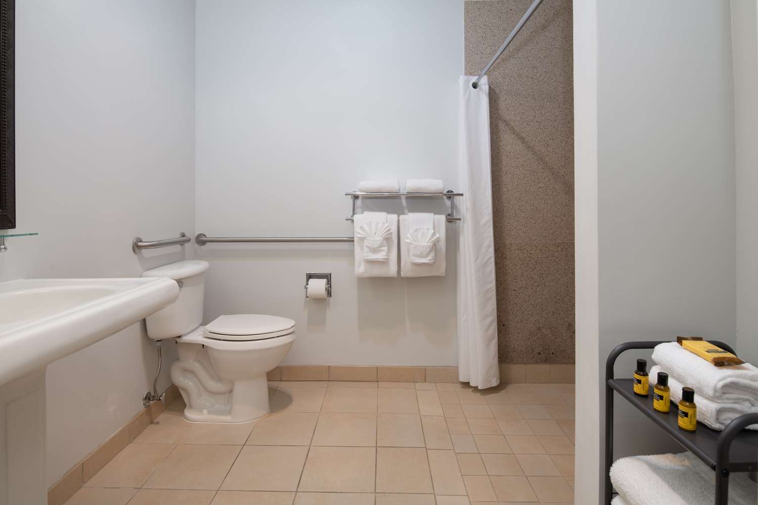 غرفة بسرير كينج لذوي الإعاقة، Best Western Plus All Suites Inn 4/5