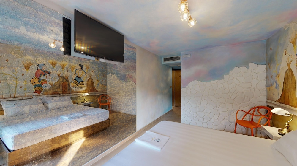Leda Suites 12/50
