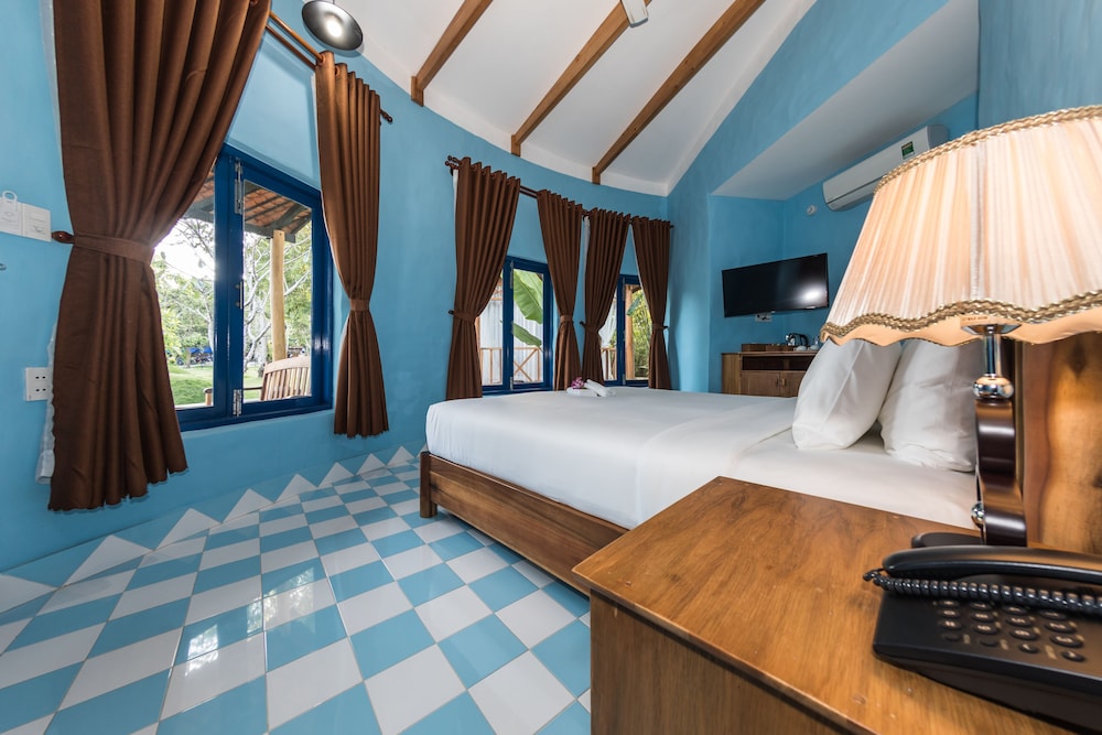 PREMIER, BUNGALOW, DOUBLE BED