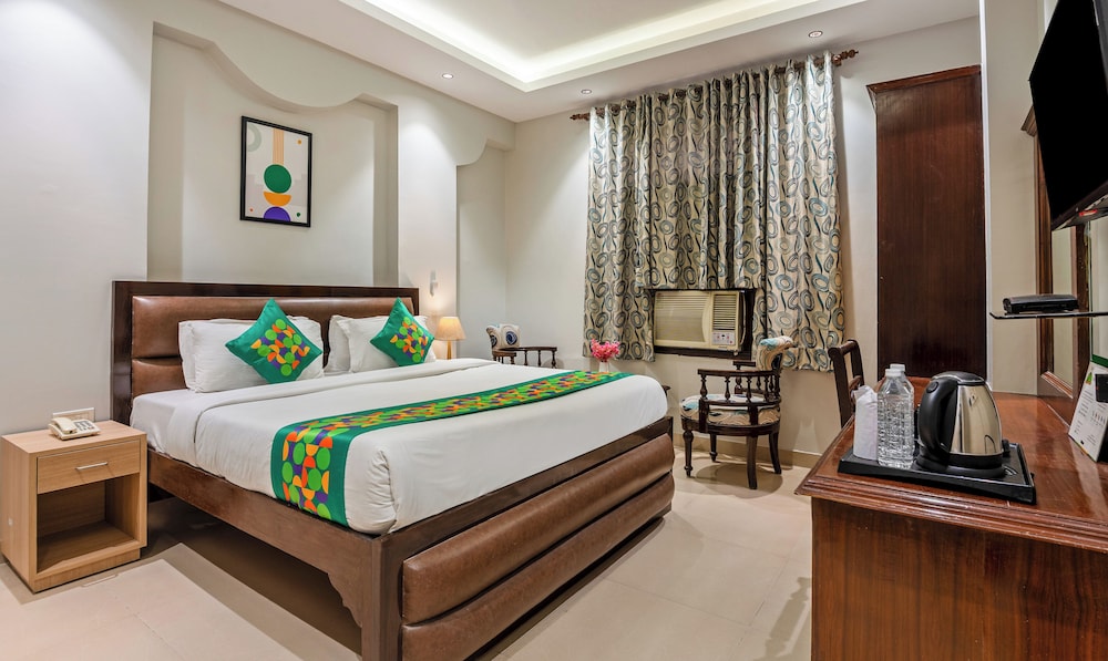 Hotel Paras International 22/49