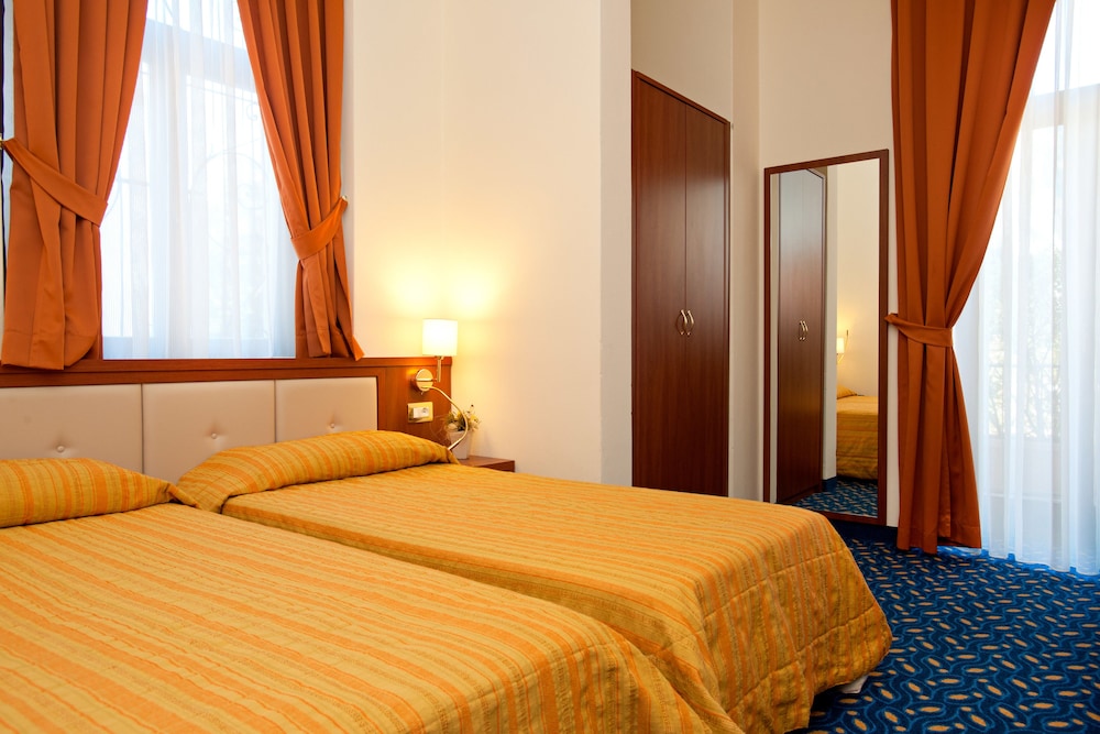 Hotel Benaco 9/50