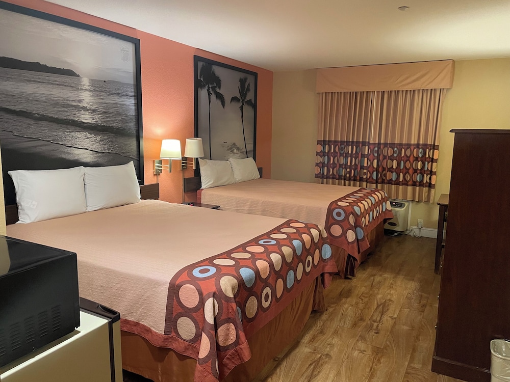 Standard, 2 Queen Beds