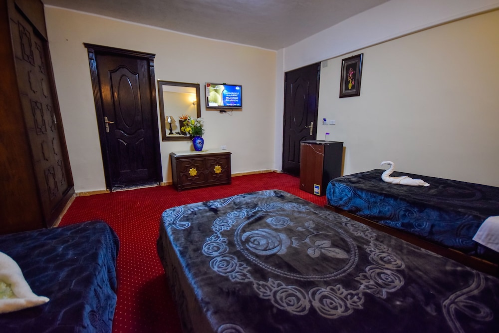 Amin Hotel 18/50