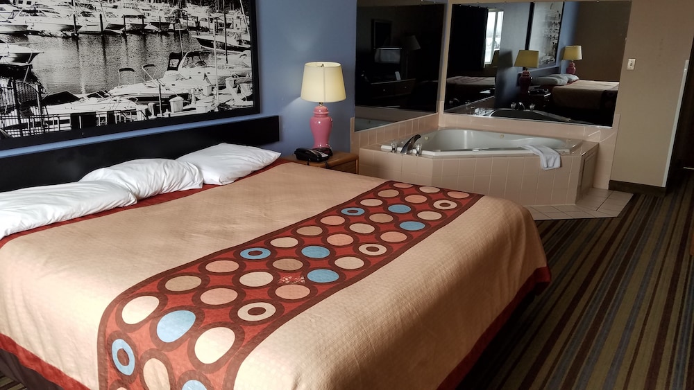 Super 8 By Wyndham Pontoon Beach Il St Louis Mo Area 8/29