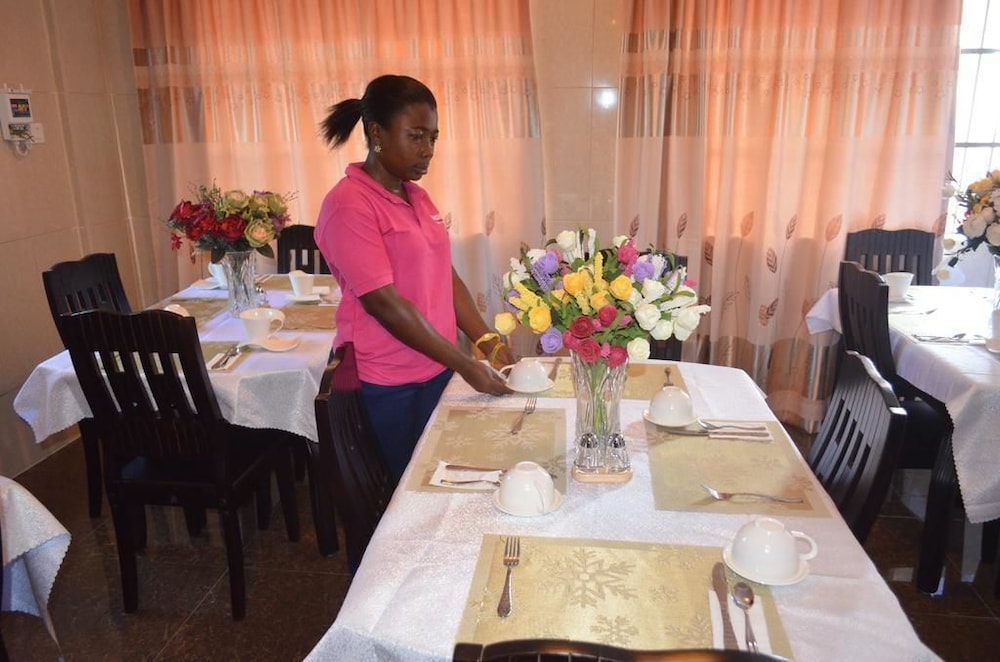 Precious Guest Lodge 17/18