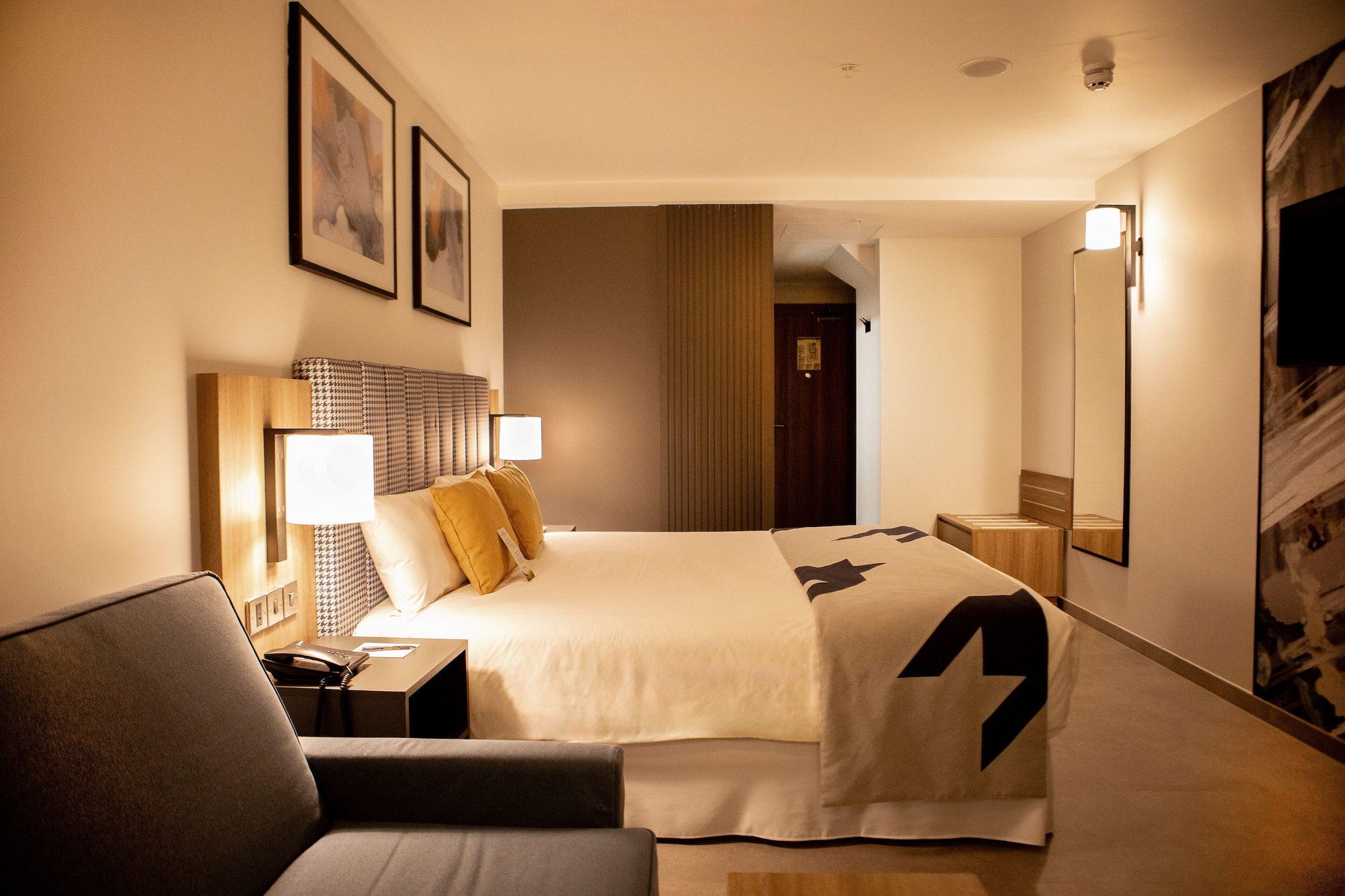 Deluxe, Twin Beds, No Window، Hotel Riu Plaza London Victoria 9/10