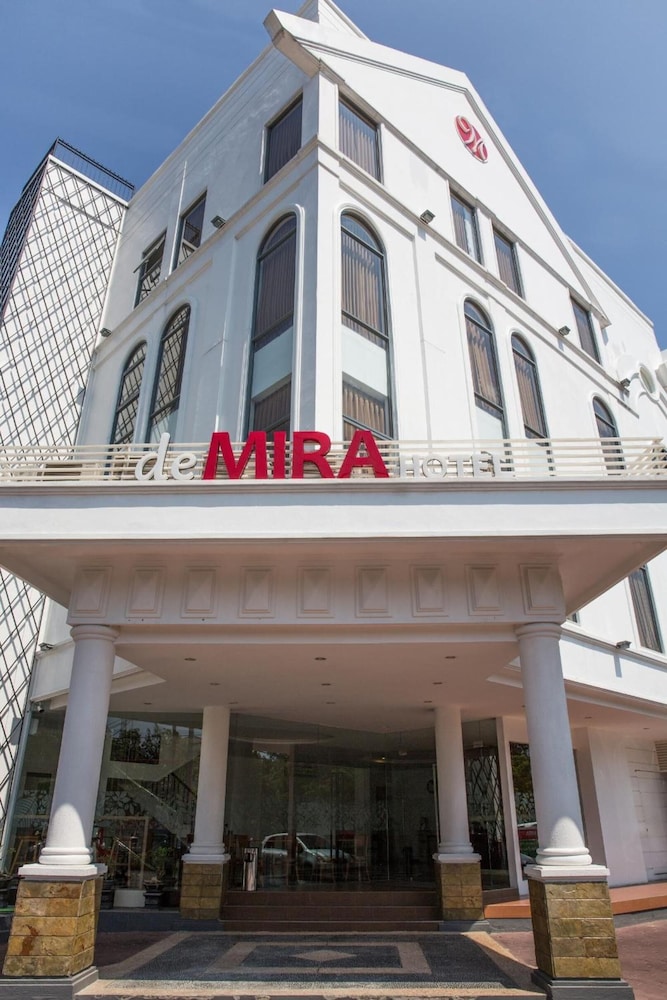 deMira Hotel Gubeng Surabaya 6/26