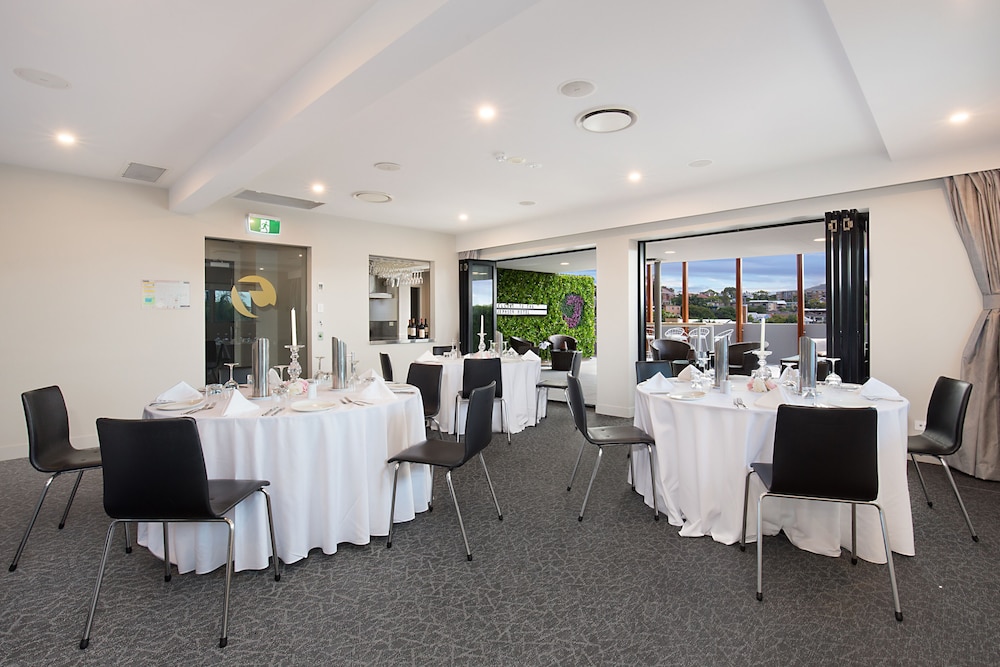 Jephson Hotel Apartments 47/53