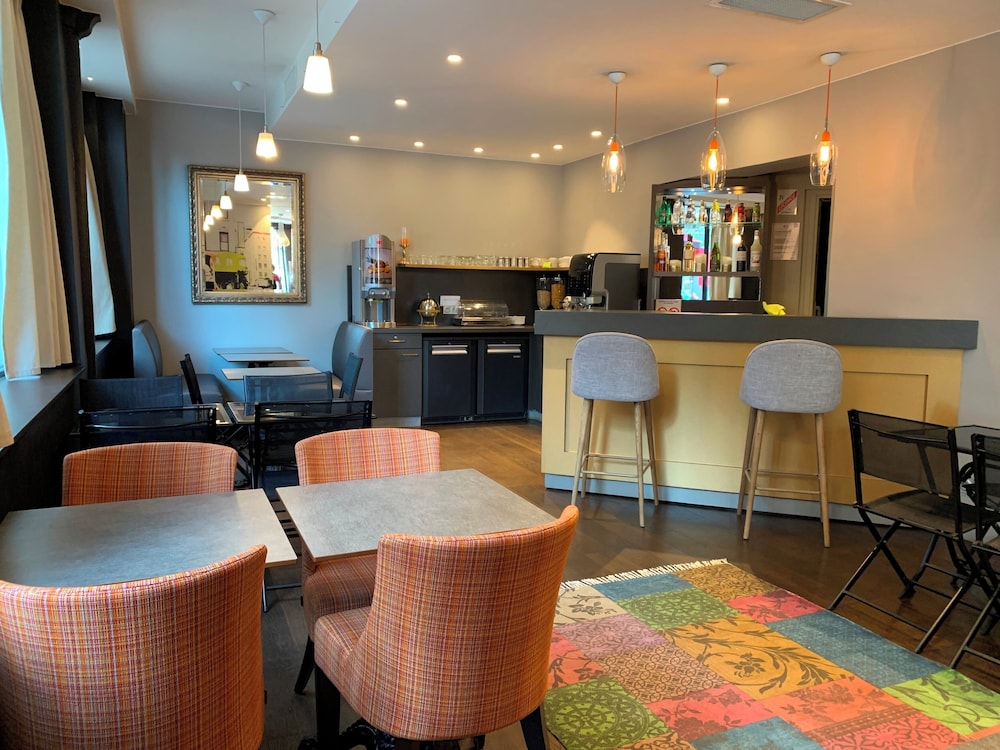 COMFORT HOTEL SIXTEEN PARIS MONTROUGE 55/67
