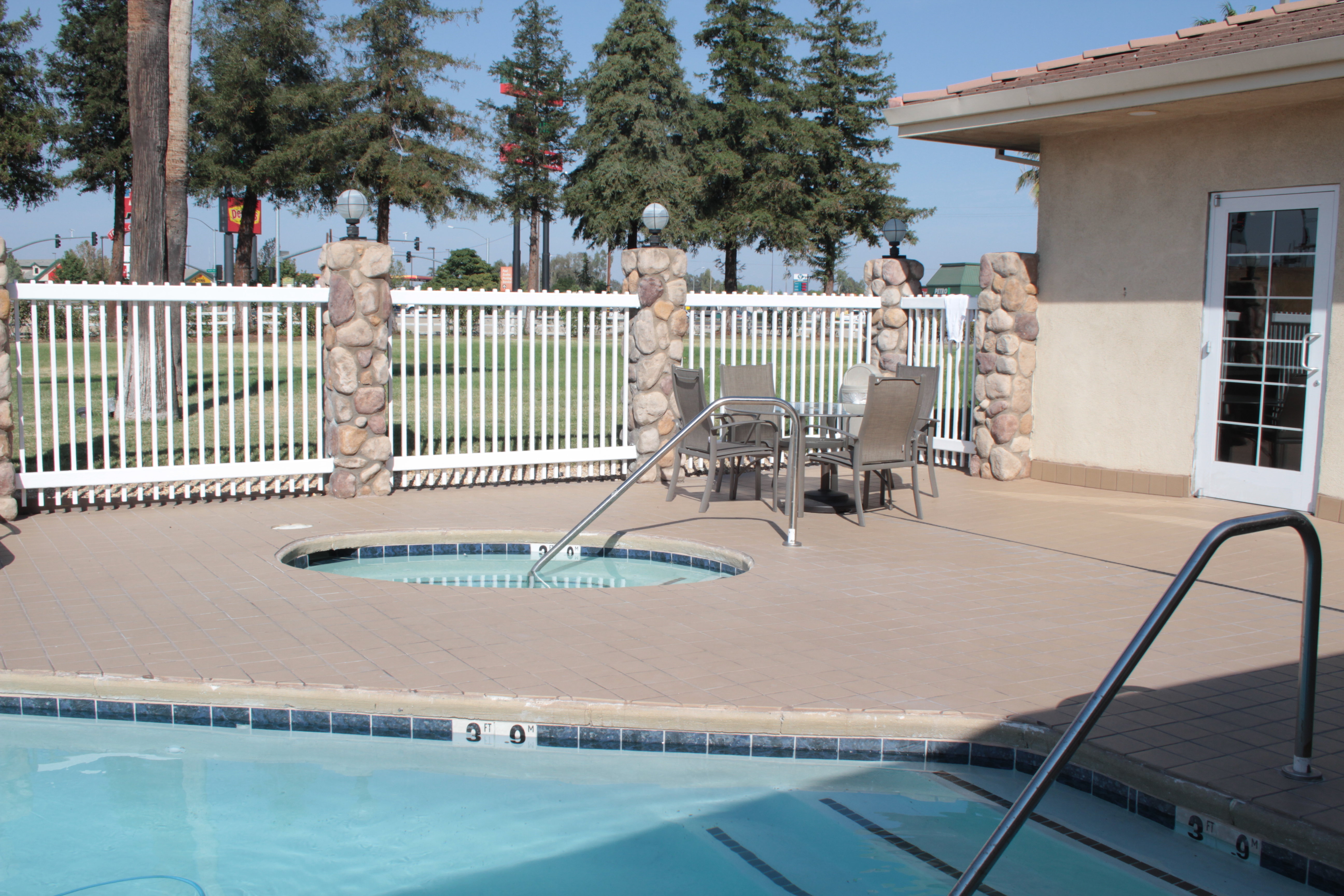 Holiday Inn Express Hotel & Suites Corning 33/45