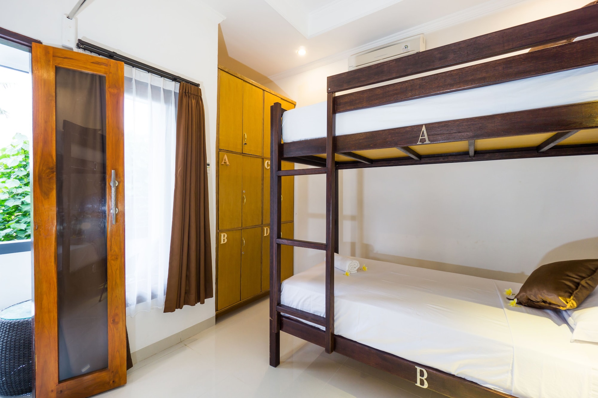 MIXED DORM, BASIC, HILL VIEW