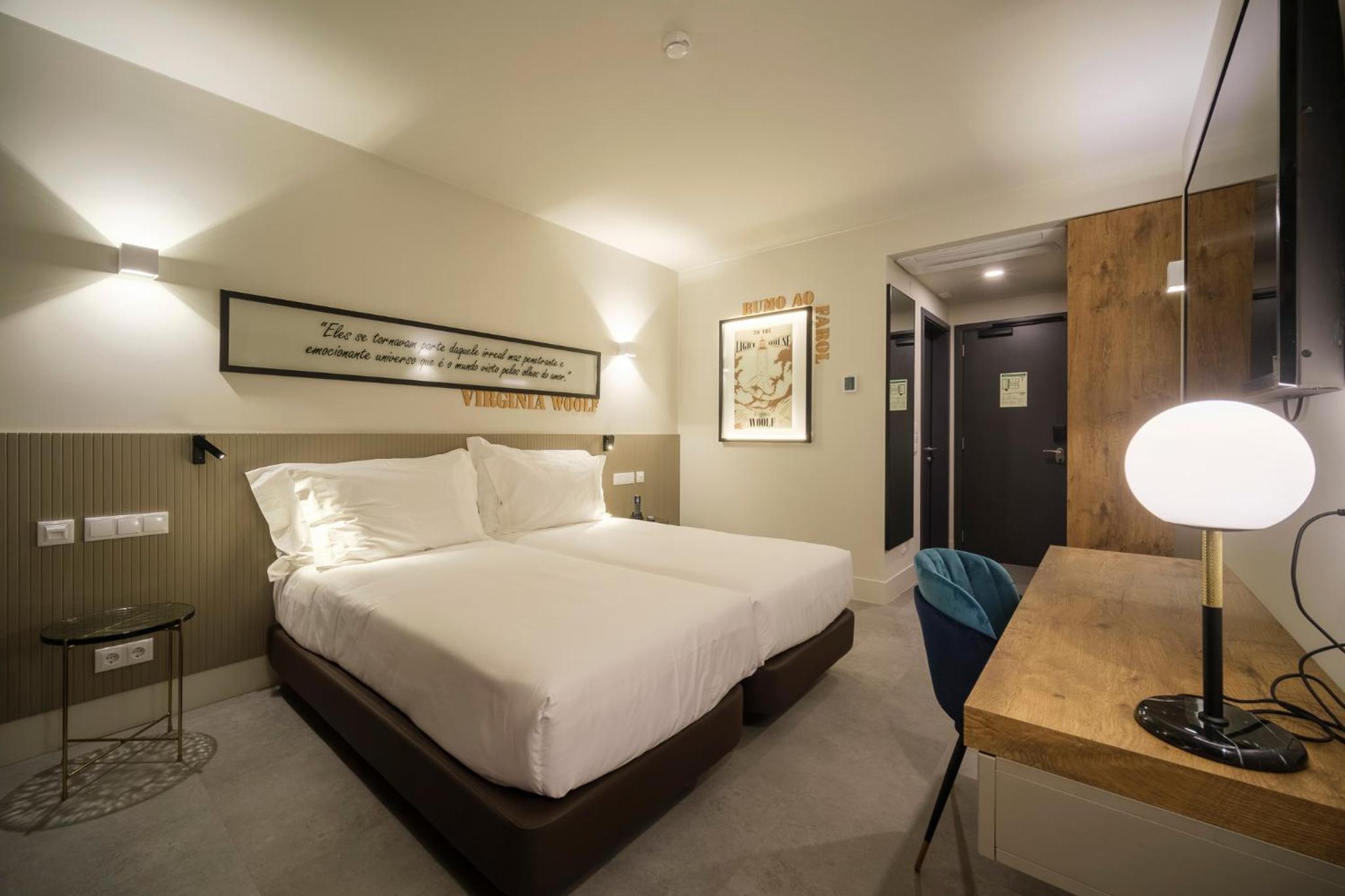 غرفة بسرير مزدوج بشرفة، AZORES BOOK HOTEL 9/10