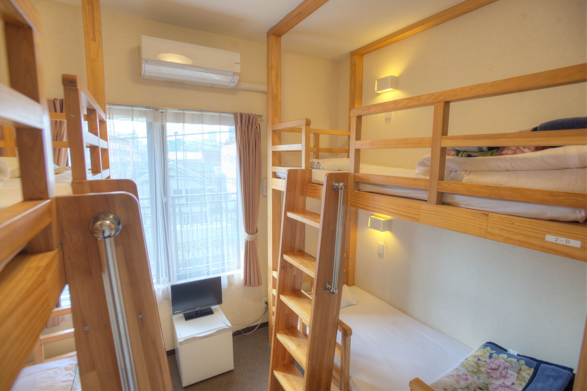 ROOM, QUADRUPLE, 2 BUNK BEDS