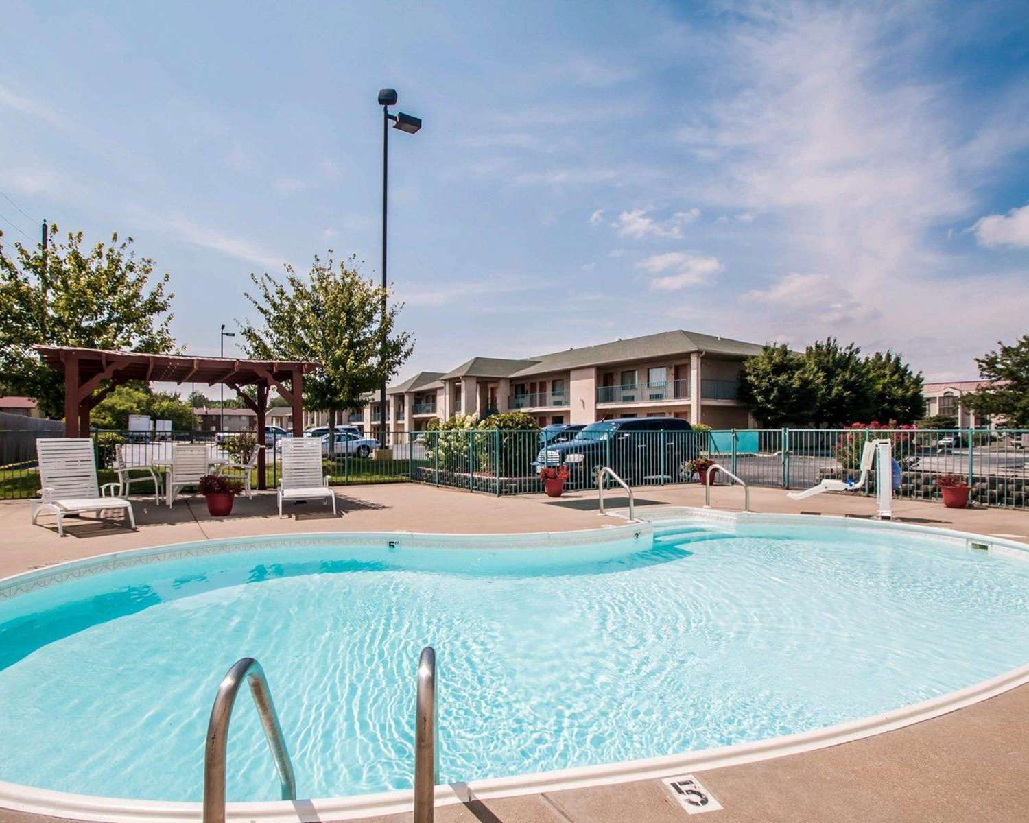 Econo Lodge Springfield I-44 17/29