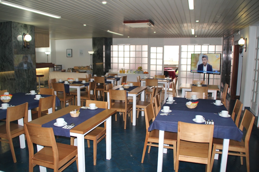 Marques de Santillana Hotel 45/60
