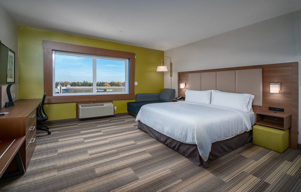Standard, King Bed, Extra Floor Space