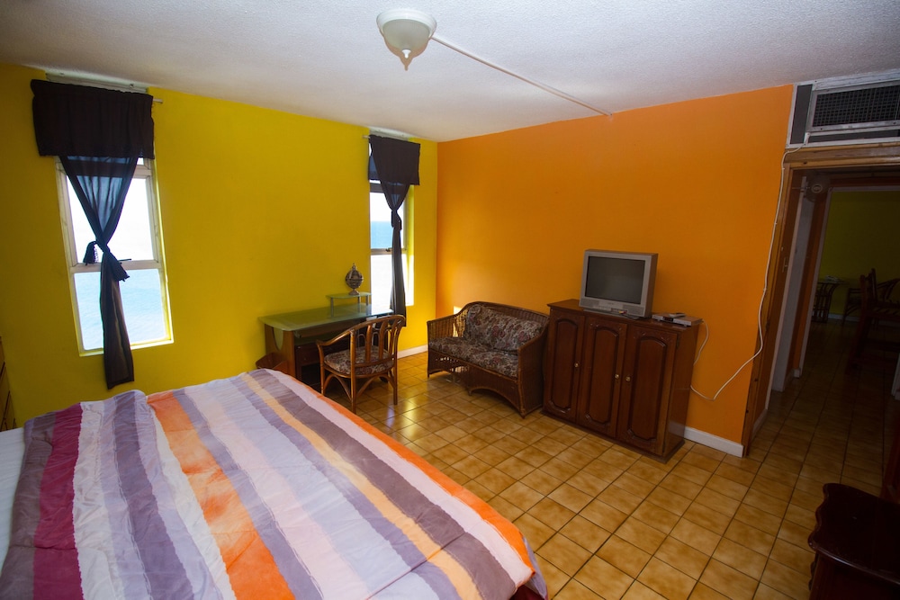 Montego Bay Club Beach Resort 11/50