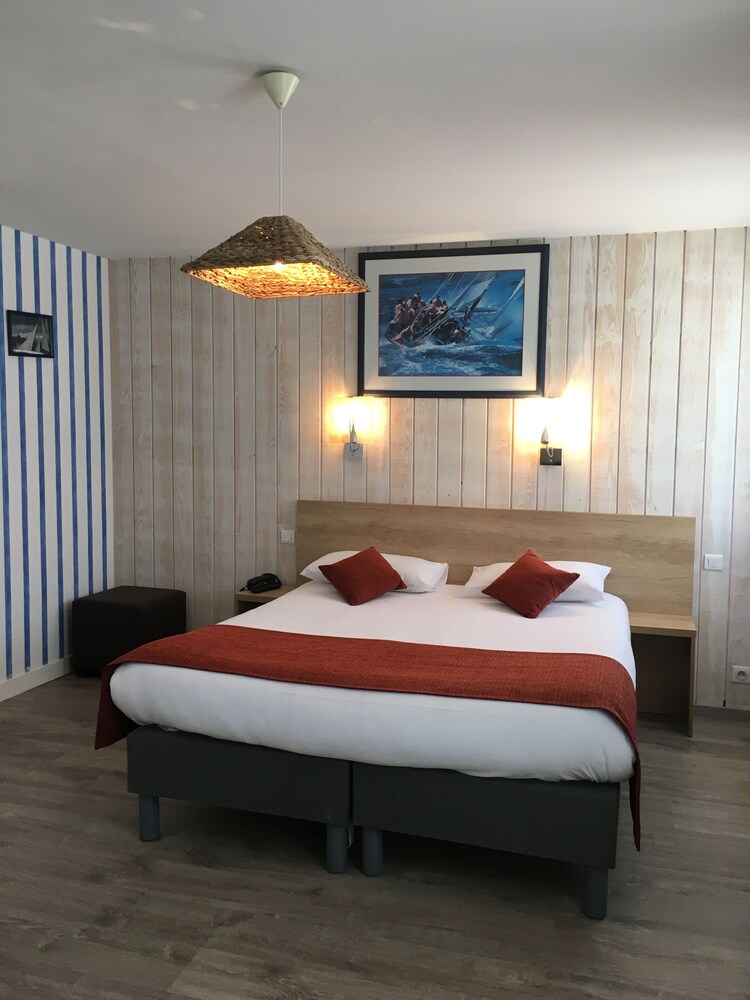 Hotel Des Halles 4/66