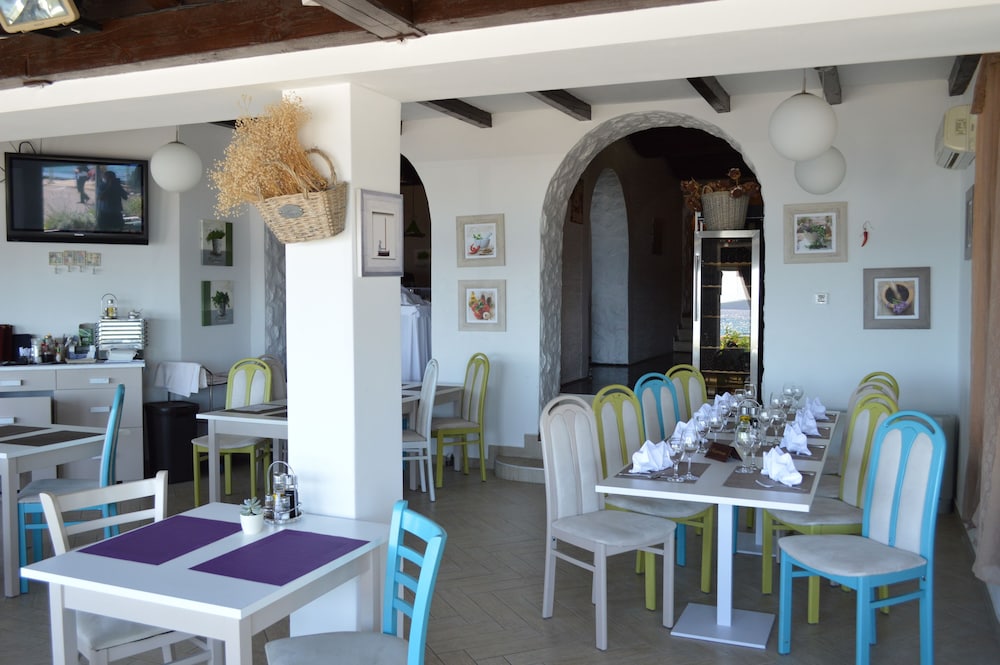 HOTEL DELFIN 54/69