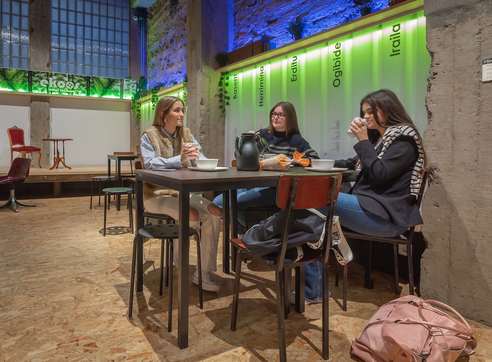 Ekoos Hostel Bilbao 36/50