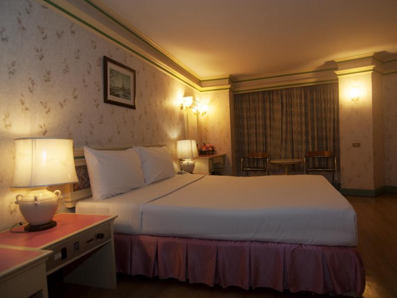 Florida Hotel 8/32
