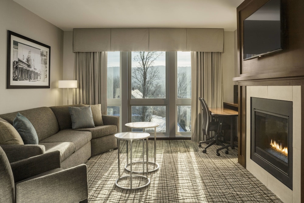 Fairfield Inn Suites Waterbury Stowe 24/31