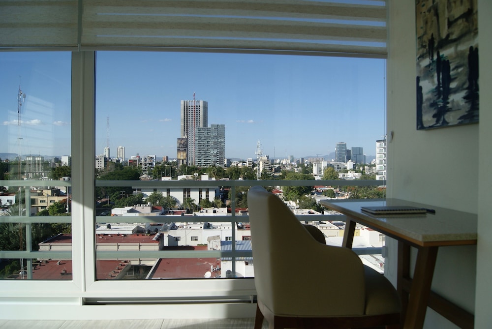 Hotel Velvet Plaza 52/64