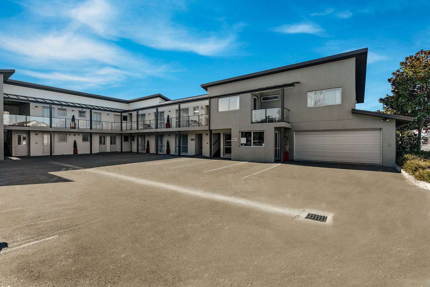 Quality Suites Amore Christchurch 6/8