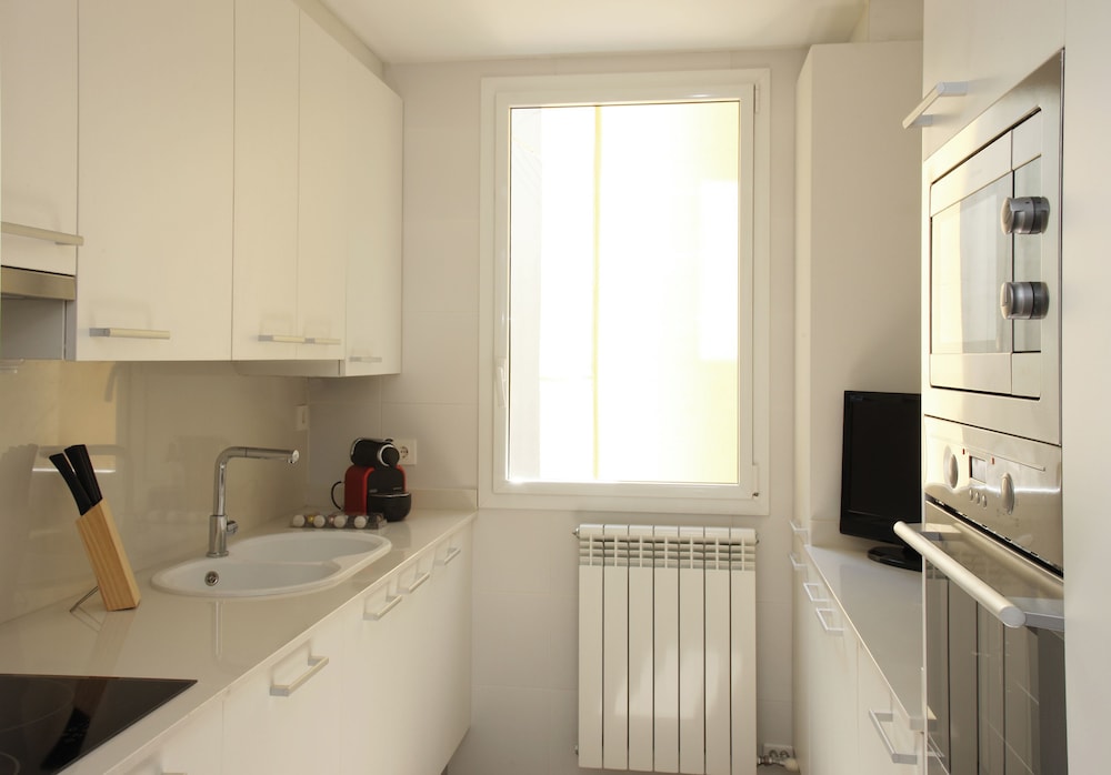MH Apartments Suites 16/27