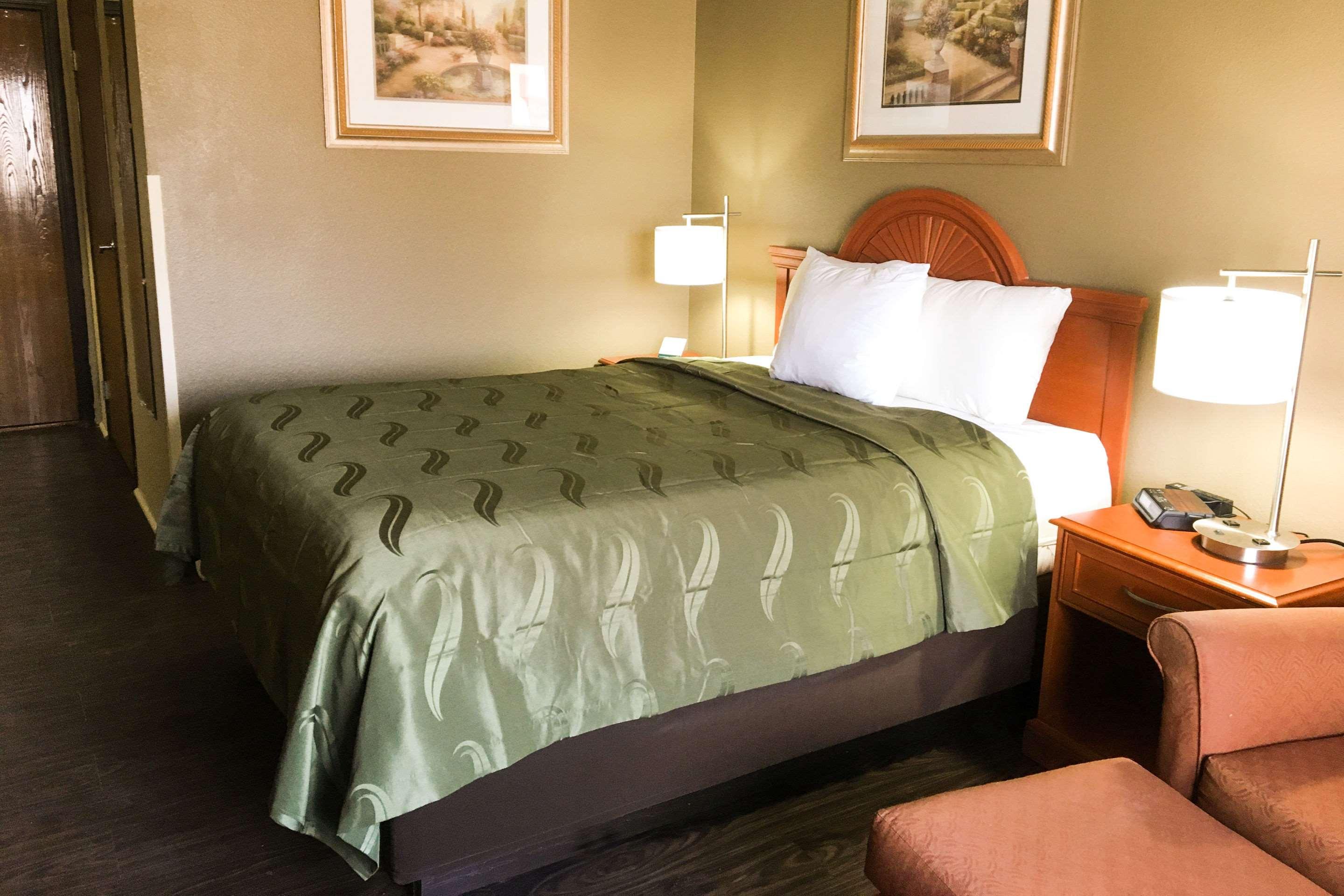 Quality Inn & Suites Lincoln near I-55 4/8