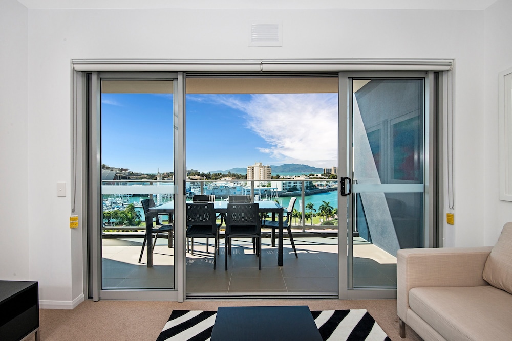 Allure Hotel & Apartments 26/28