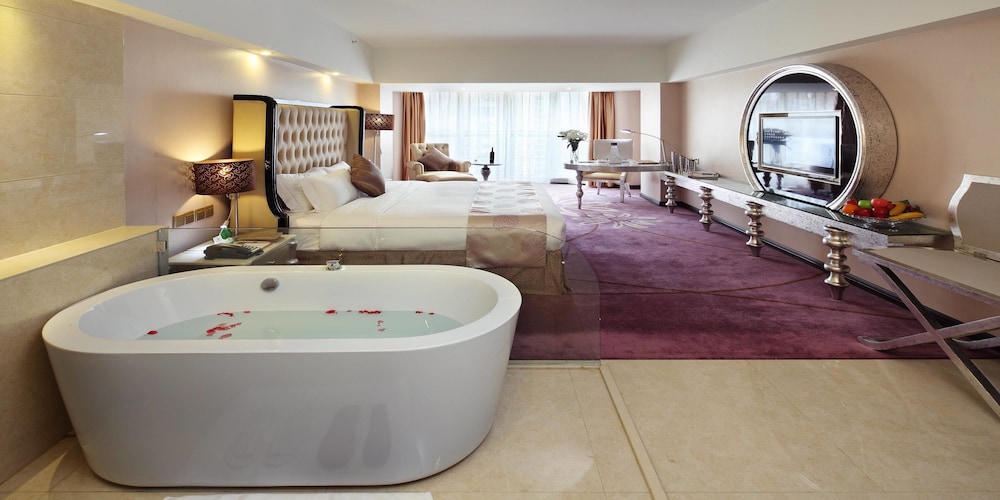 Guangzhou Clayton Hotel 45/47
