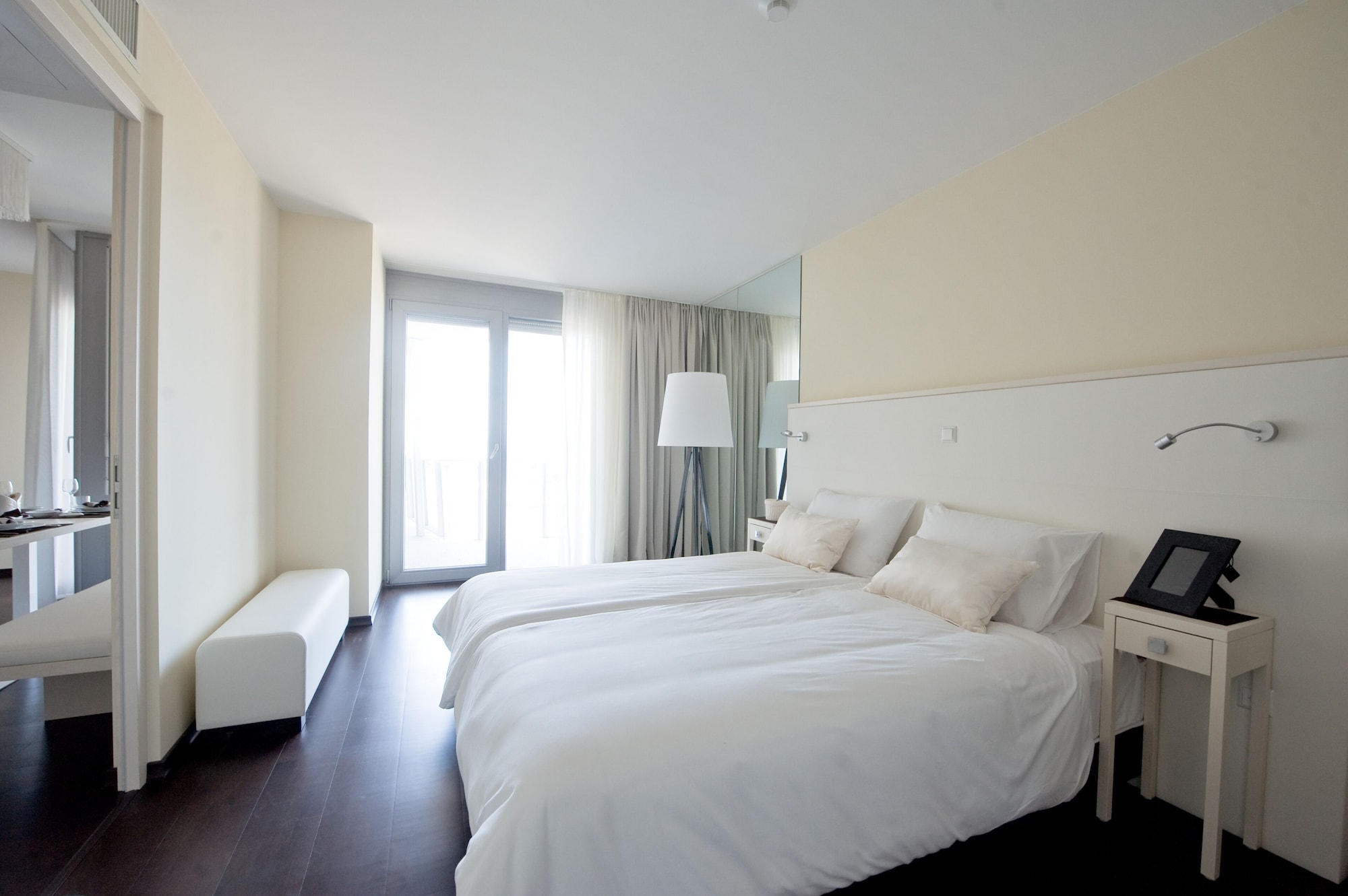 2 BEDROOMS, SUPERIOR, APARTMENT, PARTIAL SEA VIEW, BALCONY