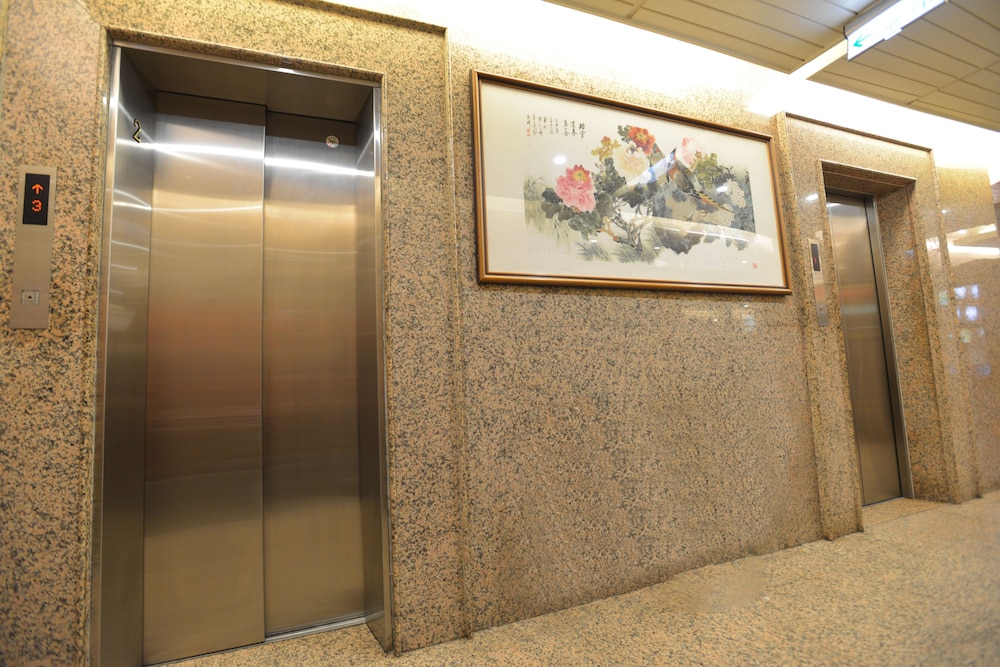 Hua Guo Hotel 25/50