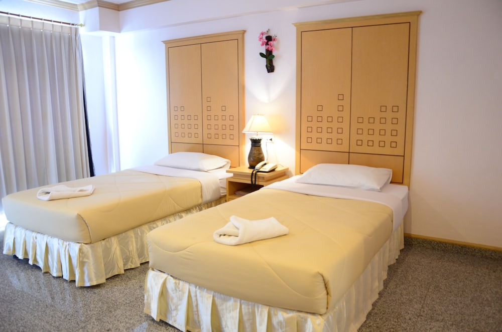 Maneerote Hotel Surin 18/46