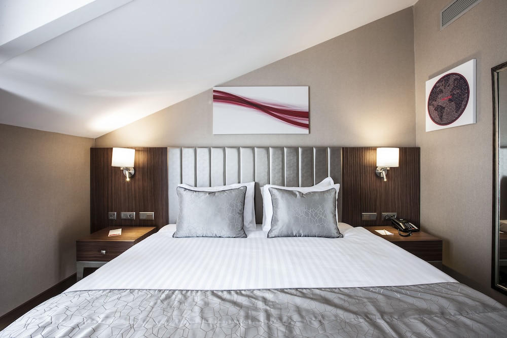 Ramada by Wyndham Istanbul Alibeykoy 26/57