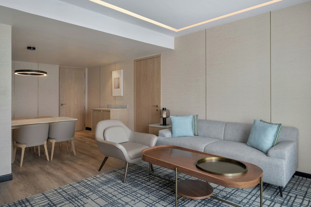 Courtyard By Marriott Mumbai International Airport 27/50