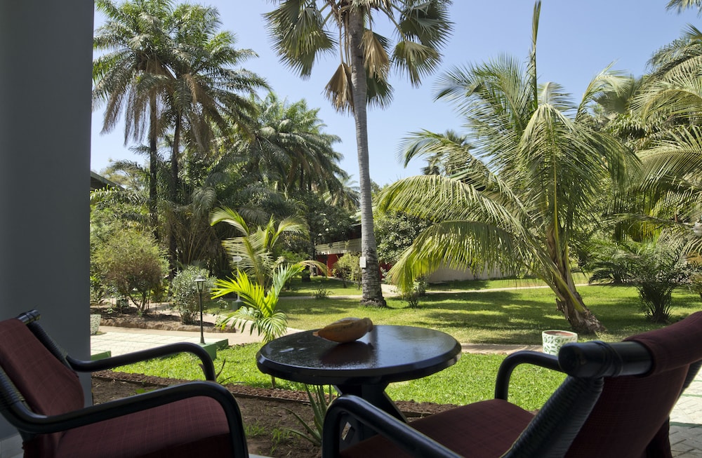 Senegambia Beach Hotel 11/73