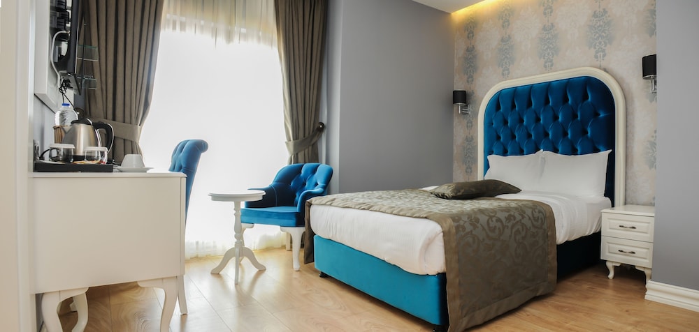 DENCITY HOTEL 24/72