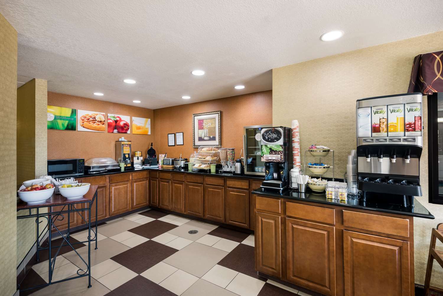Quality Inn Des Moines North 19/27