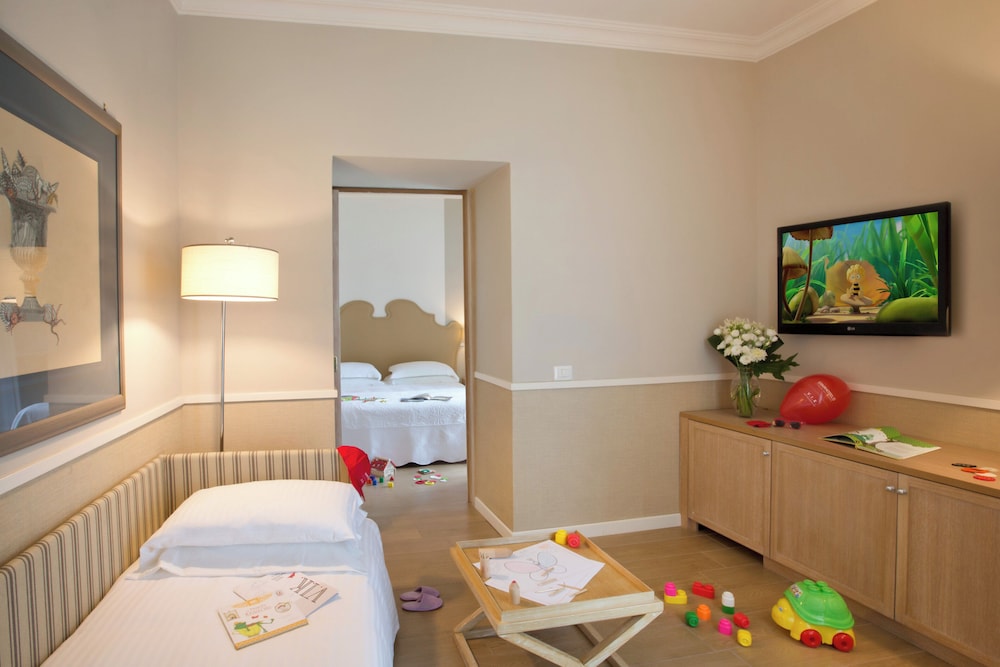 غرفة عائلية بسرير مزدوج وسريرين منفصلين، Starhotels Terminus 10/10