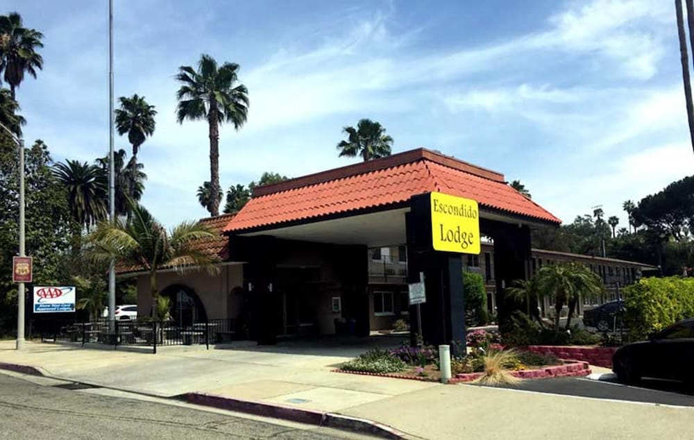 Escondido Lodge 48/56